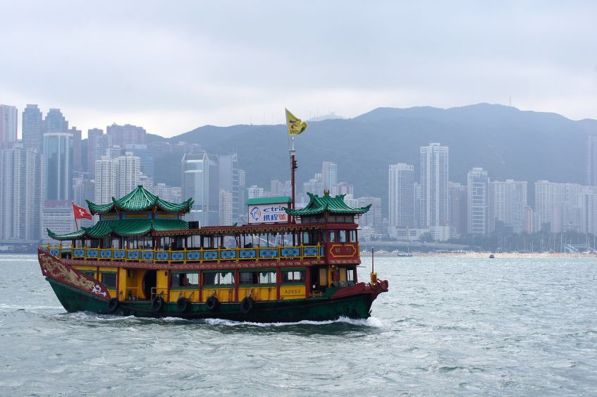 Traghetto nella baia di Hong Kong